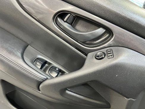 Used 2019 Nissan Rogue S image 20