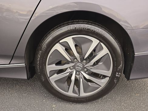 Used 2020 Honda Accord Touring image 31