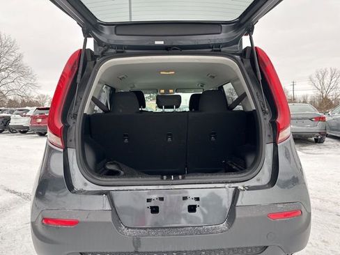 Used 2022 Kia Soul LX image 6