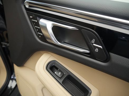 New 2026 Porsche Macan AWD/4WD image 27