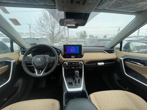 New 2025 Toyota RAV4 XLE image 10