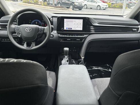 Certified 2025 Toyota Camry LE FWD image 22