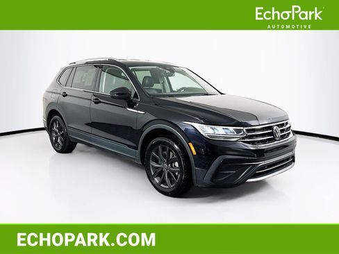 Used 2024 Volkswagen Tiguan SE image 1
