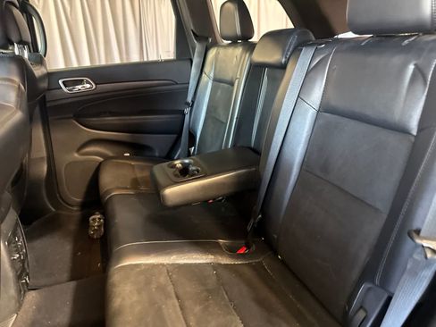 Used 2018 Jeep Grand Cherokee Altitude AWD/4WD image 16