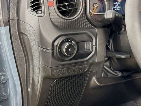 Used 2024 Jeep Wrangler Rubicon image 10