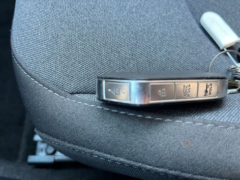 Used 2025 Kia K4 LXS image 23