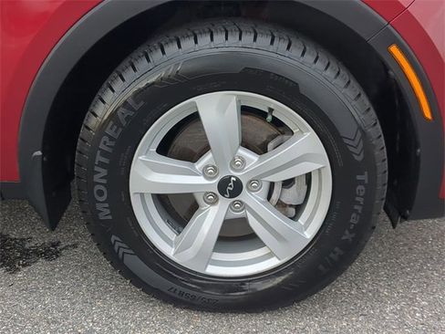 Used 2022 Kia Sorento LX image 10