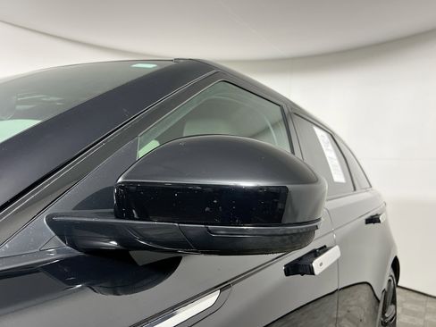 Used 2023 Land Rover Range Rover Velar R-Dynamic S image 13