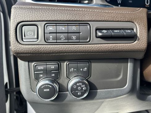 Used 2023 GMC Yukon Denali image 21