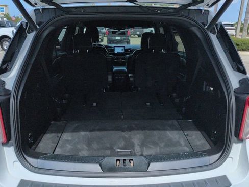 Used 2020 Ford Explorer XLT w/ Equipment Group 202A RWD image 13