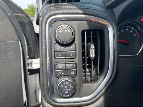 Used 2021 Chevrolet Silverado 1500 LT Trail Boss w/ Convenience Package II AWD/4WD image 16