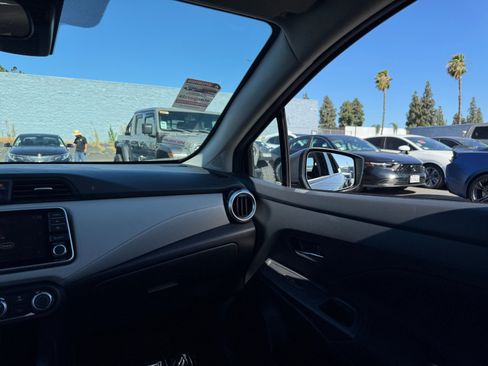 Used 2021 Nissan Versa SV FWD image 20