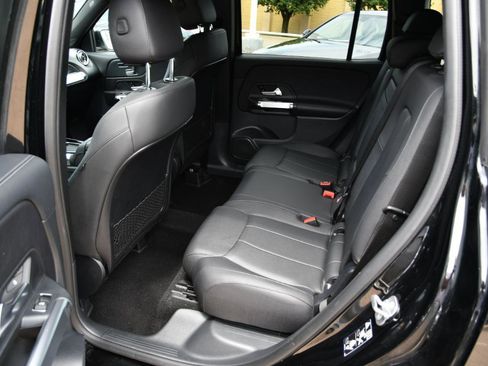 Used 2024 Mercedes-Benz GLB 250 image 31