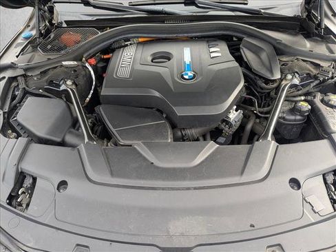 Used 2017 BMW 740e xDrive image 23