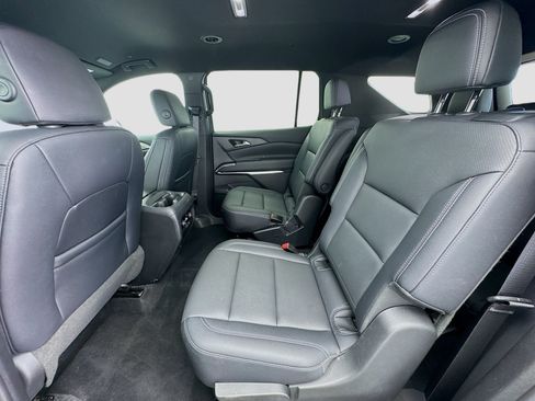 Used 2025 Chevrolet Traverse LT FWD image 15