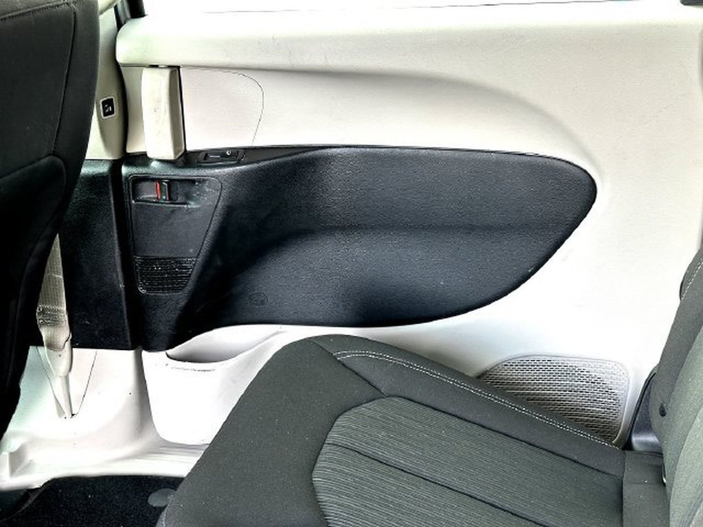 Used 2023 Chrysler Voyager LX FWD image 21