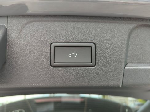 New 2026 Volkswagen Atlas SE image 17