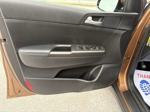 Used 2018 Kia Sportage LX w/ LX Technology Package image 25