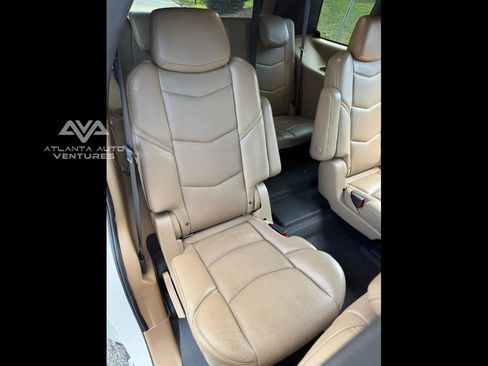 Used 2019 Cadillac Escalade Platinum image 42