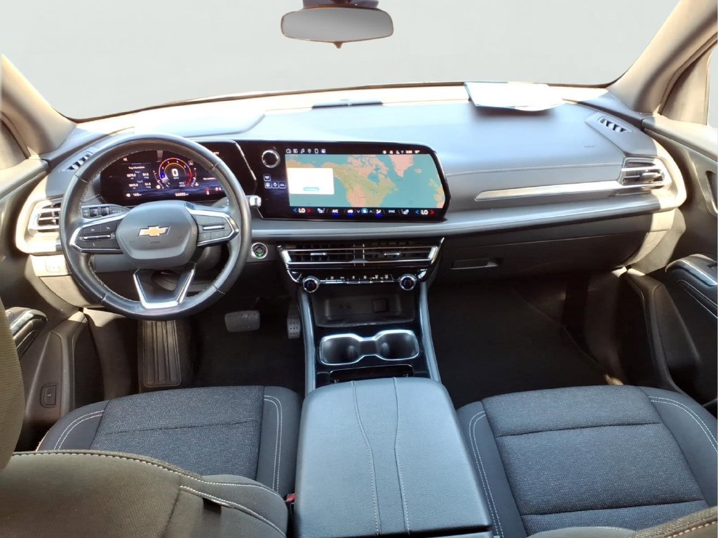 Used 2024 Chevrolet Traverse LT FWD image 24
