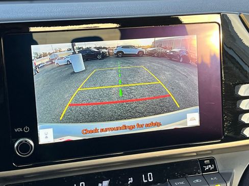 Used 2025 Toyota Camry LE image 17