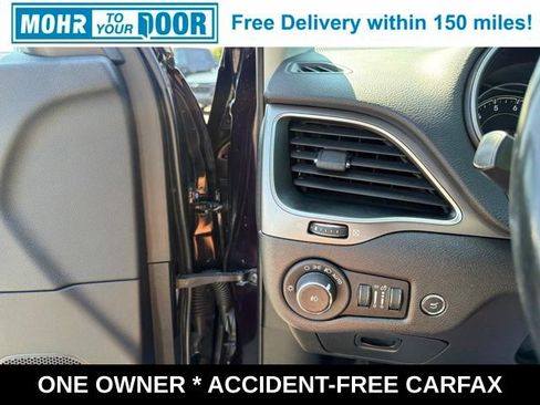 Used 2021 Jeep Cherokee Latitude Lux w/ Comfort/Convenience Group AWD/4WD image 16