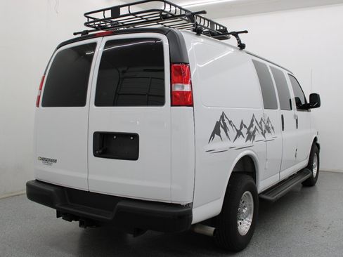 Used 2025 Chevrolet Express 2500 w/ Driver Convenience Package RWD image 5