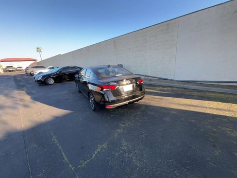 Used 2025 Nissan Versa SV image 16