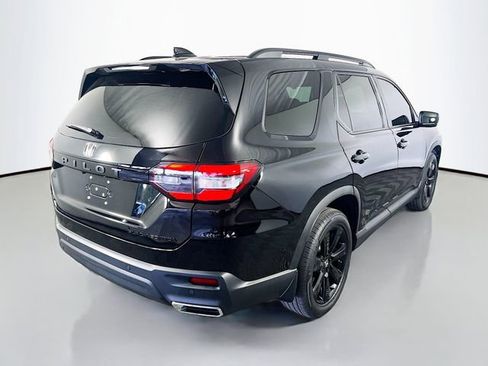 Certified 2025 Honda Pilot Black Edition image 7