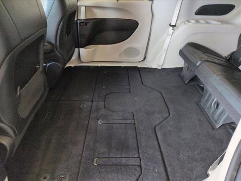 Used 2020 Chrysler Pacifica Touring-L w/ Advanced Safetytec Group image 18