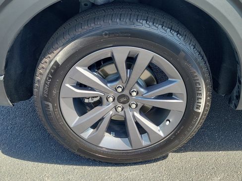 Certified 2025 Ford Explorer Active w/ Active Comfort Package AWD/4WD image 5
