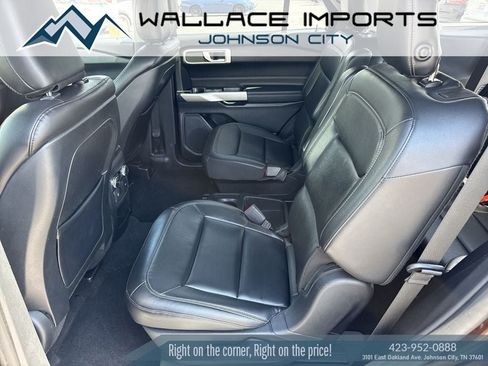 Used 2020 Ford Explorer XLT w/ Equipment Group 202A AWD/4WD image 34