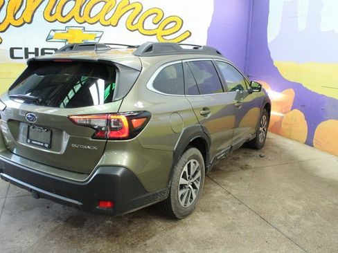 Used 2023 Subaru Outback Touring image 8