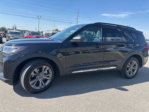 Used 2025 Ford Explorer Active w/ Active Comfort Package AWD/4WD image 27