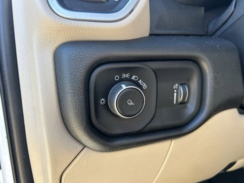 Used 2022 RAM 3500 Big Horn image 14