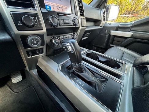 Used 2019 Ford F150 Lariat image 19