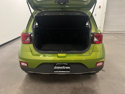 Used 2024 Hyundai Venue SEL FWD image 24