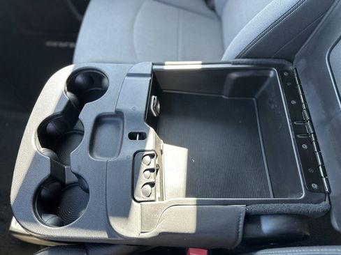 Used 2021 RAM 2500 Big Horn image 22