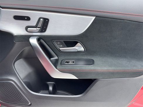 Used 2022 Mercedes-Benz CLA 250 4MATIC image 44