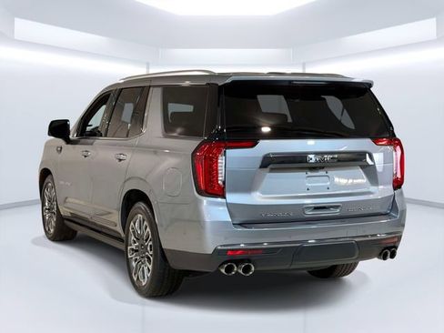 Used 2024 GMC Yukon Denali Ultimate AWD/4WD image 3
