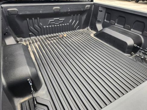Used 2023 Chevrolet Silverado 1500 LT image 9