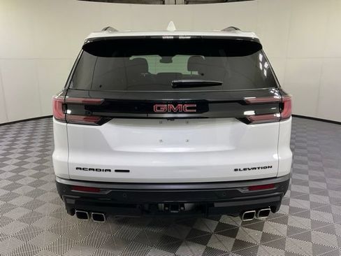 Used 2025 GMC Acadia Elevation w/ Elevation Premium Package AWD/4WD image 4