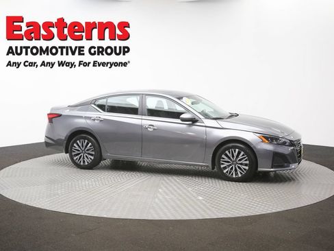 Used 2024 Nissan Altima 2.5 SV w/ SV Premium Package AWD/4WD image 43