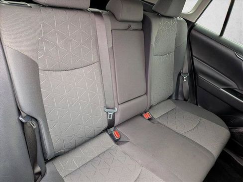 Used 2022 Toyota RAV4 XLE w/ Convenience Package FWD image 18