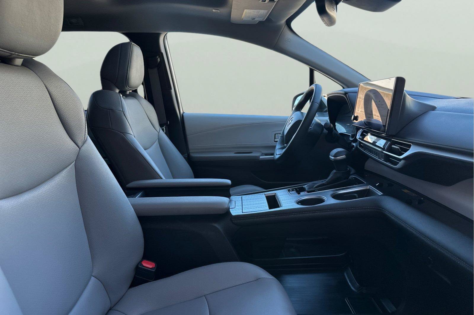Certified 2025 Toyota Sienna XLE AWD/4WD image 22
