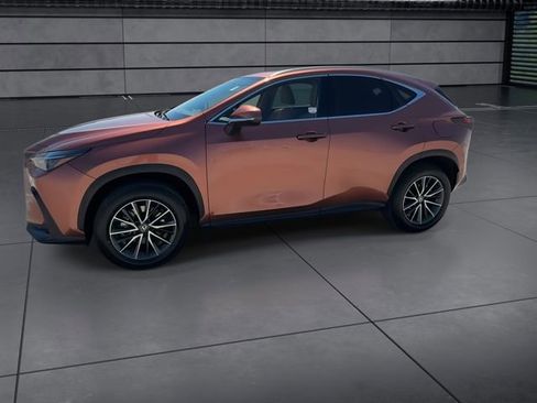 Used 2025 Lexus NX 250 FWD w/ Accessory Package (Z2) image 4