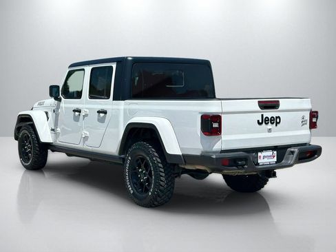 Used 2024 Jeep Gladiator Sport AWD/4WD image 7