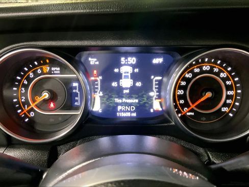 Used 2020 Jeep Gladiator Overland AWD/4WD image 26