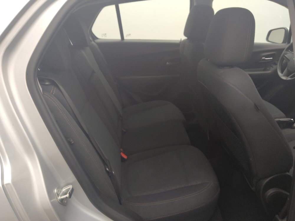 Used 2020 Chevrolet Trax LS FWD image 19