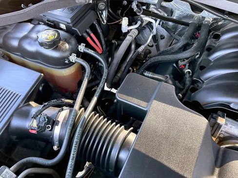 Used 2018 Chevrolet Silverado 1500 LT w/ Texas Edition image 32